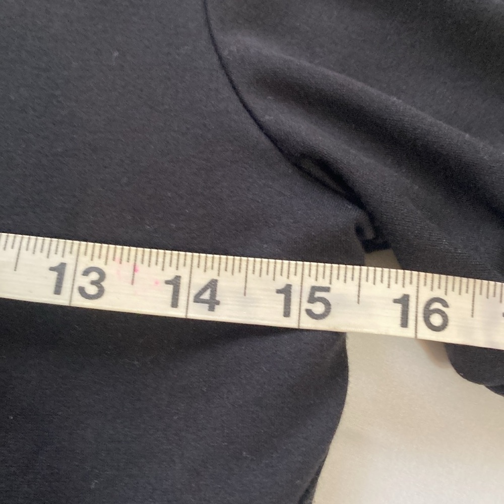 Jaanuu Black Scrub Top. Excellent pre~loved condition. Super comfortable New - Picture 10 of 10
